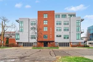 featured image of 100 N Center St #402