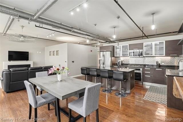 100 N Center St #402 - Photo 7 of 16