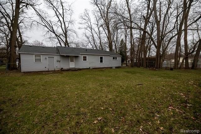 9172 Millward Ave - Photo 2 of 19