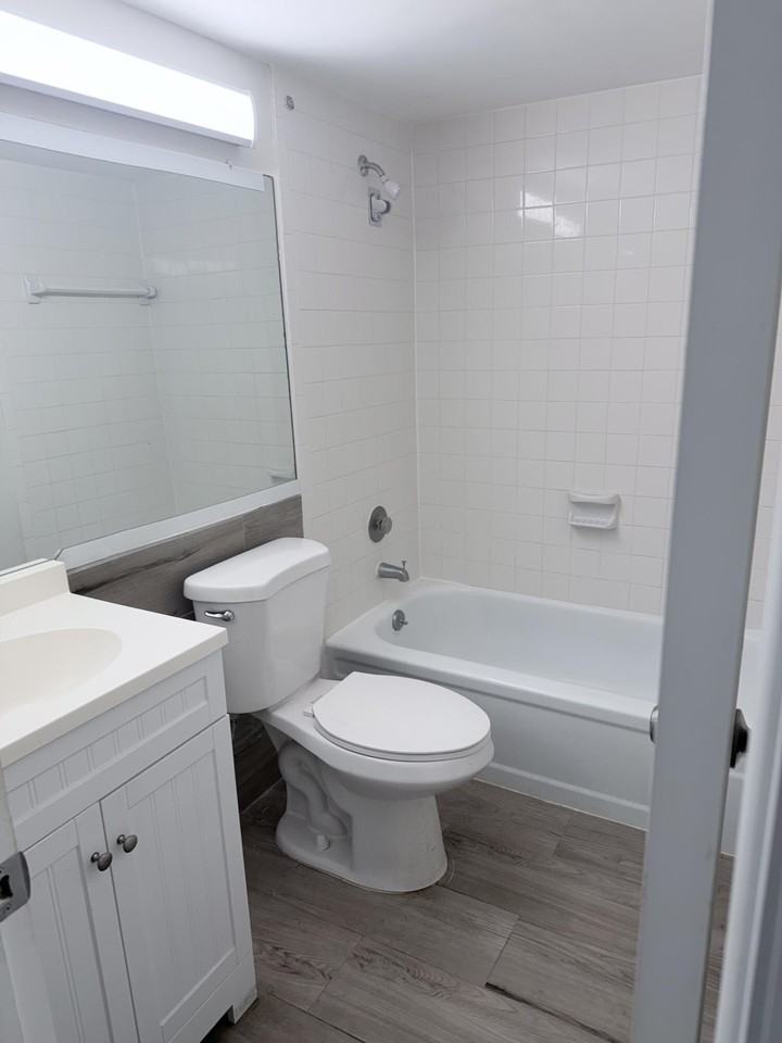 204 Canterbury I - Photo 6 of 12