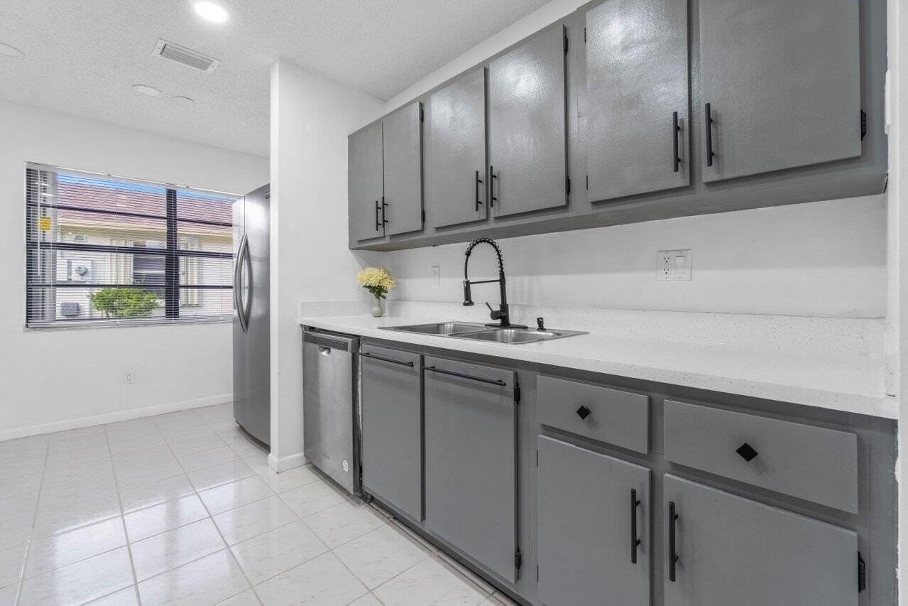 1620 Granfern Ave #1620 - Photo 6 of 34