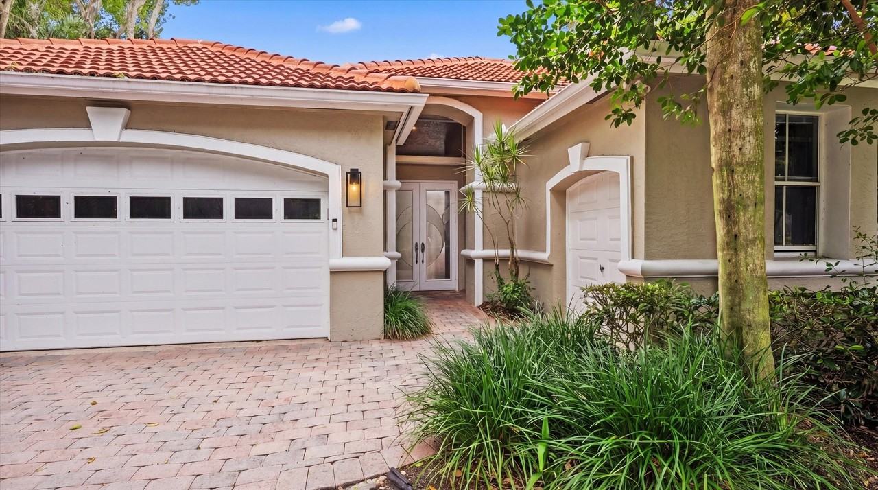 10891 Fairmont Village Dr - Photo 2 of 44