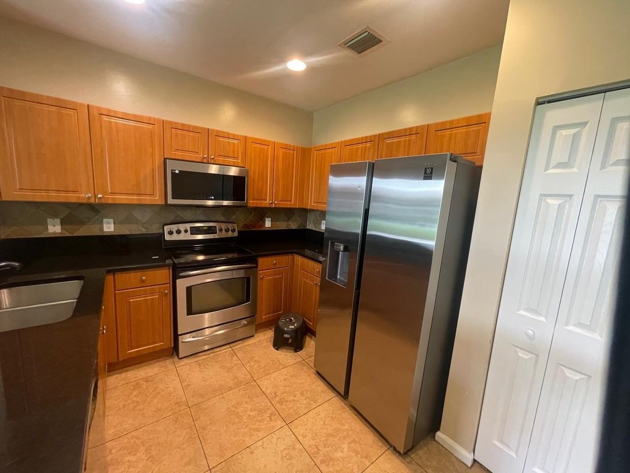 2796 Sw 83rd Ave #102 - Photo 4 of 13