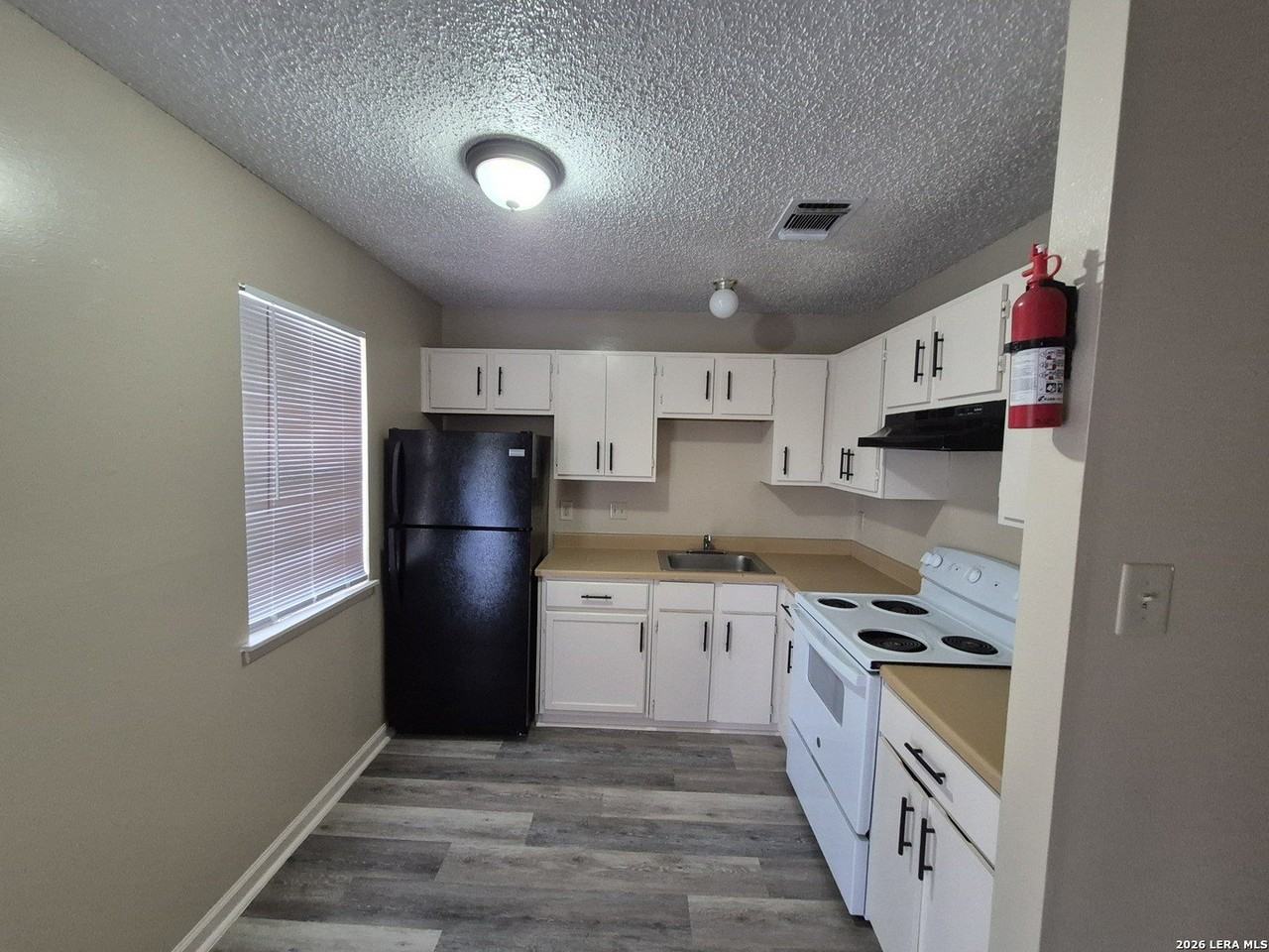 300 Moursund Blvd #10 - Photo 6 of 17