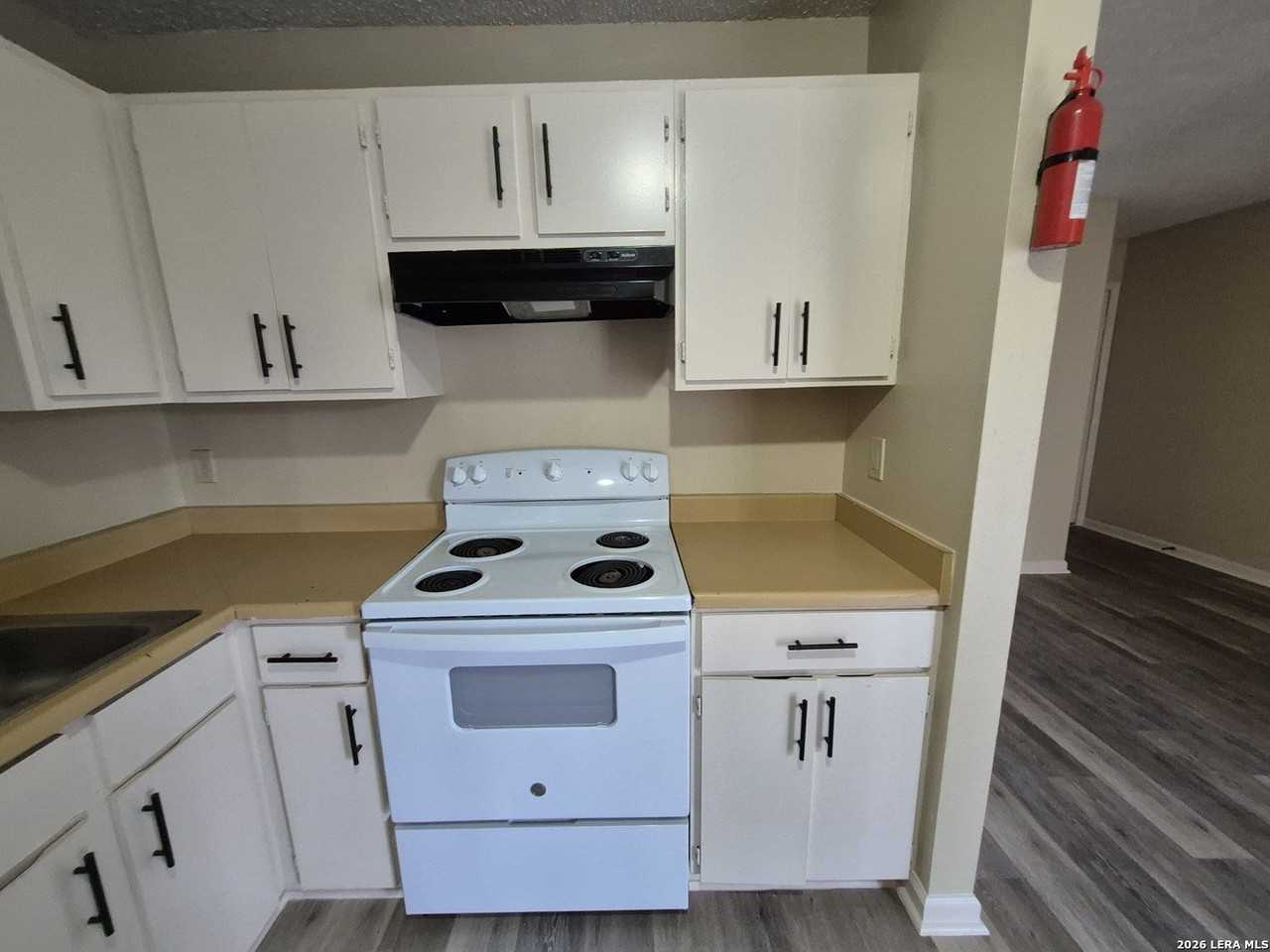 300 Moursund Blvd #10 - Photo 7 of 17