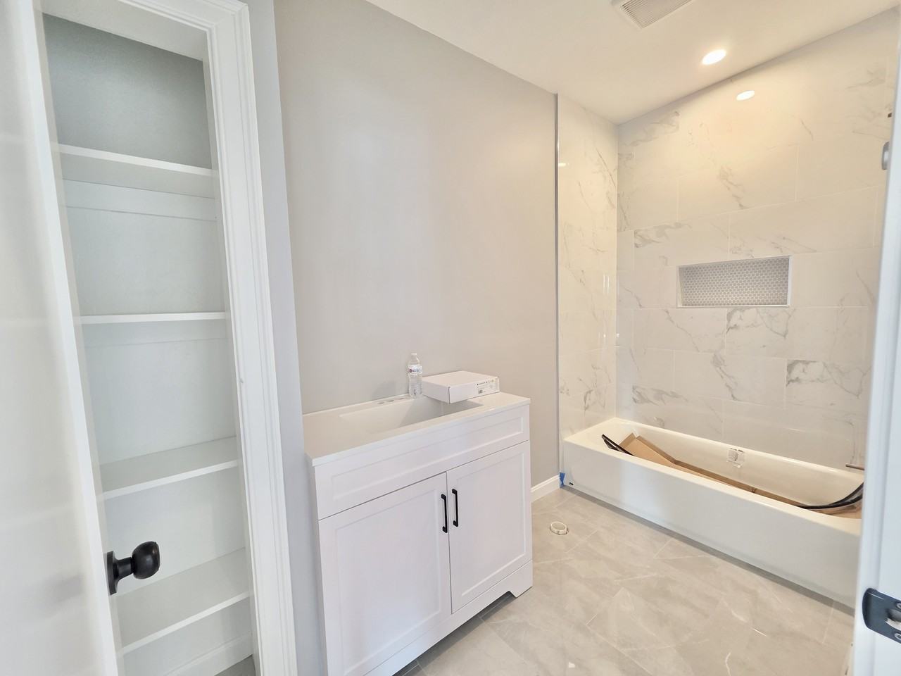 1965 Smith St #2R - Photo 2 of 14