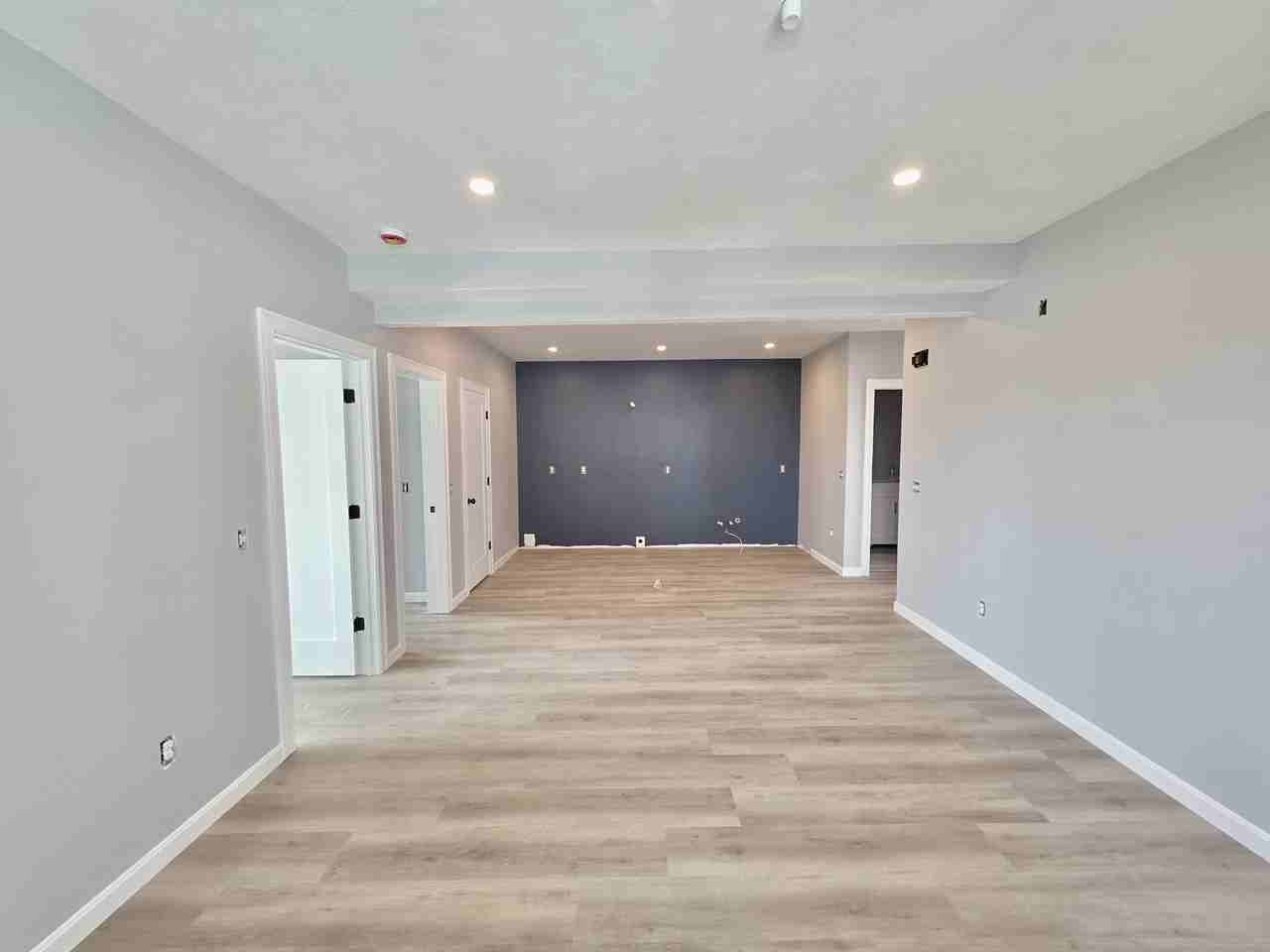 1965 Smith St #2R - Photo 7 of 14