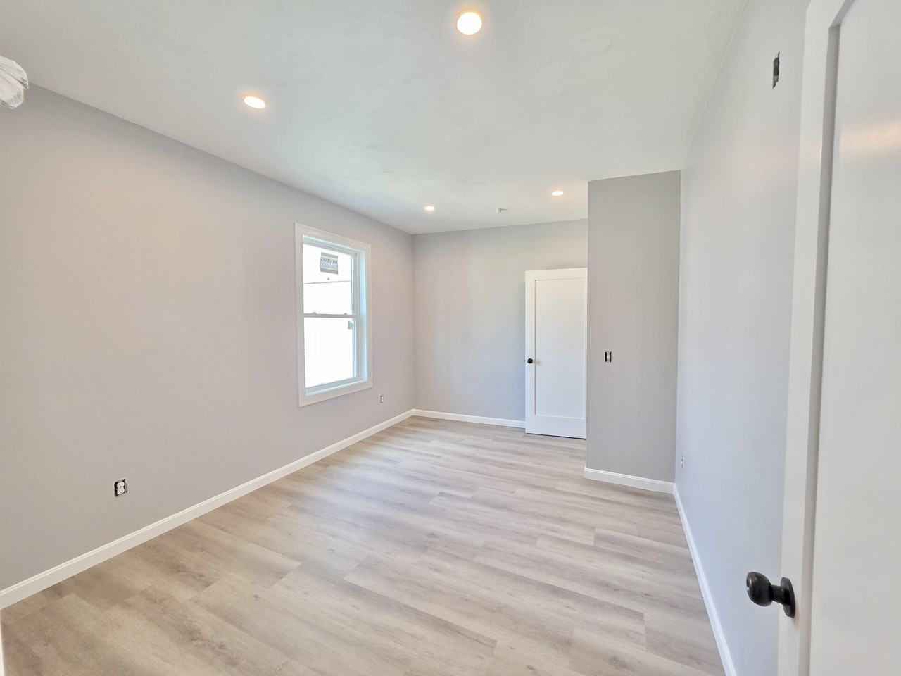 1965 Smith St #1A - Photo 3 of 14