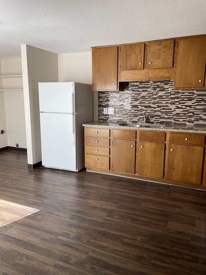 5924 #5924A - Photo 2 of 8