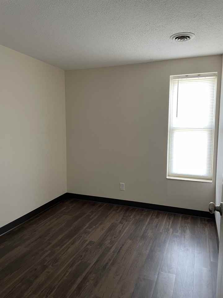 5924 #5924A - Photo 7 of 8