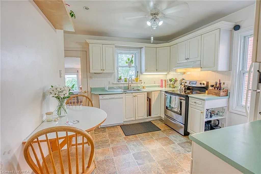 15 Balaclava St #1 - Photo 6 of 13