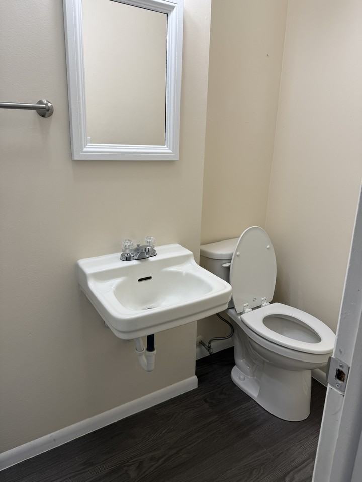 502 N Cedar St #1 - Photo 7 of 10