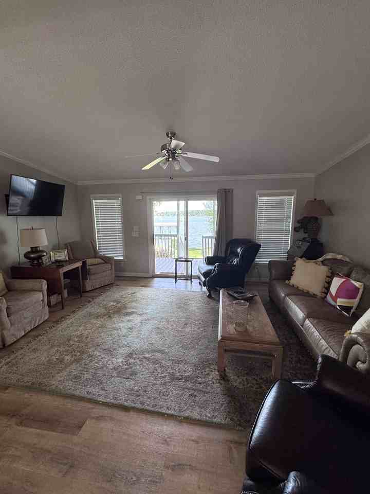 212 Irvines Circle #1 - Photo 5 of 19