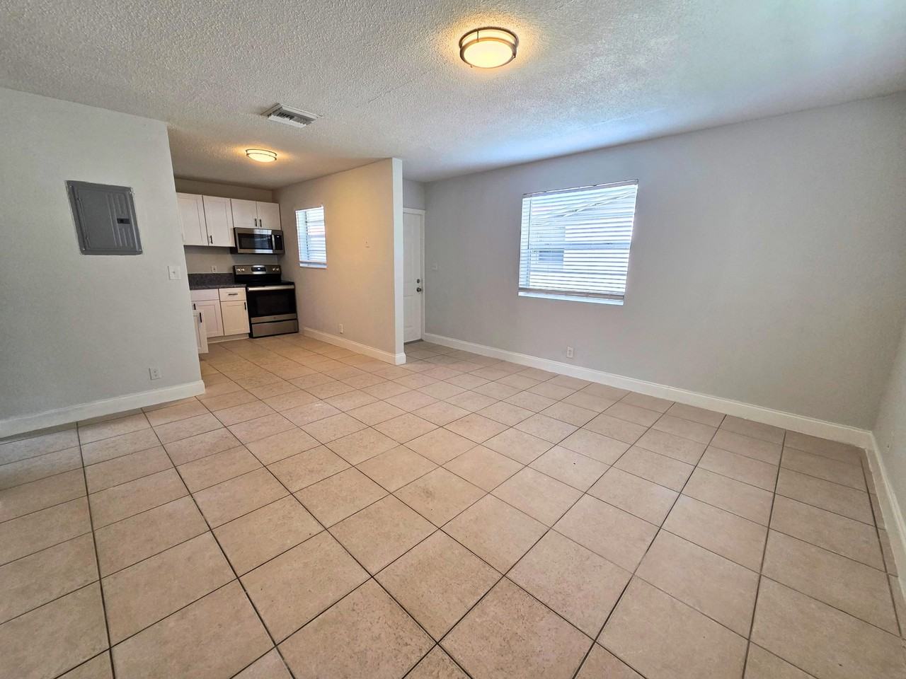 440 Nw 40th Ct #4 - Photo 3 of 17