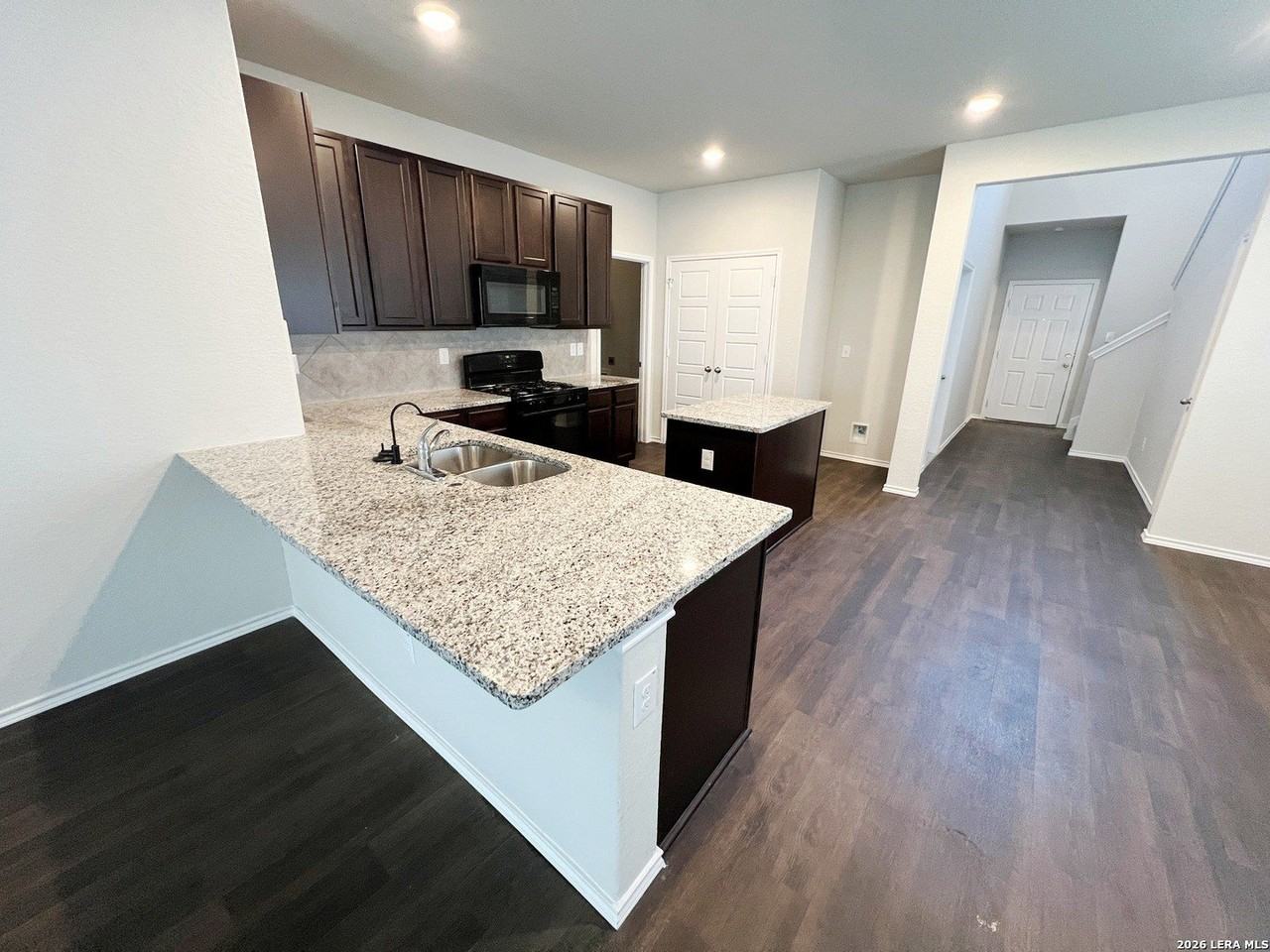 156 Hunters Brk - Photo 6 of 42