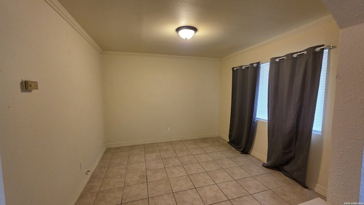 115 Wilmot St - Photo 4 of 16