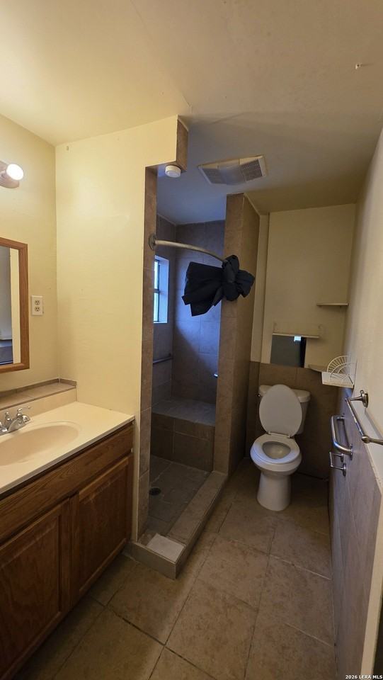 115 Wilmot St - Photo 6 of 16