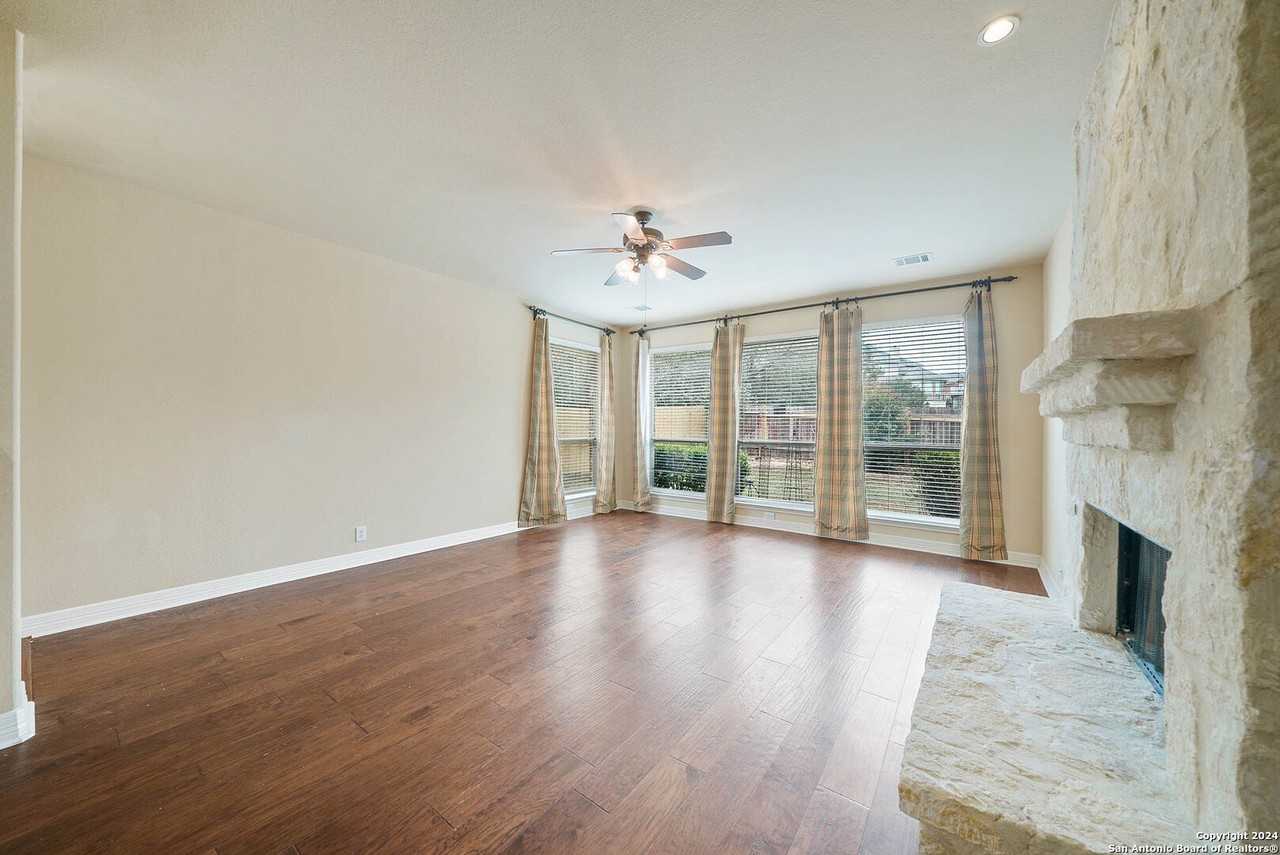 431 Calm Spgs - Photo 6 of 40