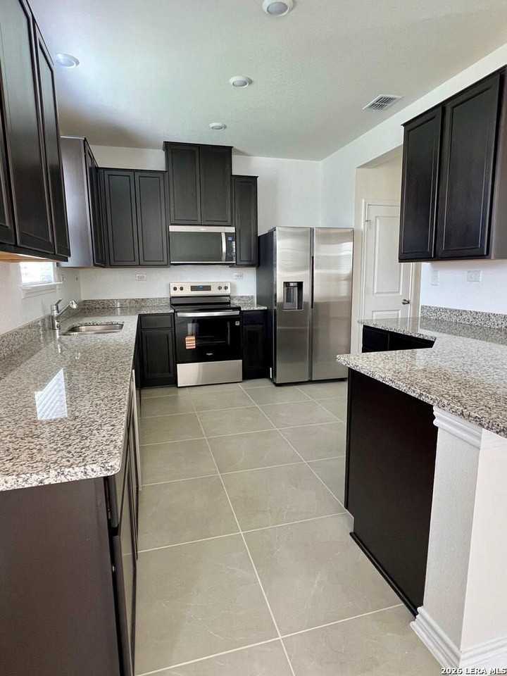 14458 Ribbon Tail - Photo 3 of 17