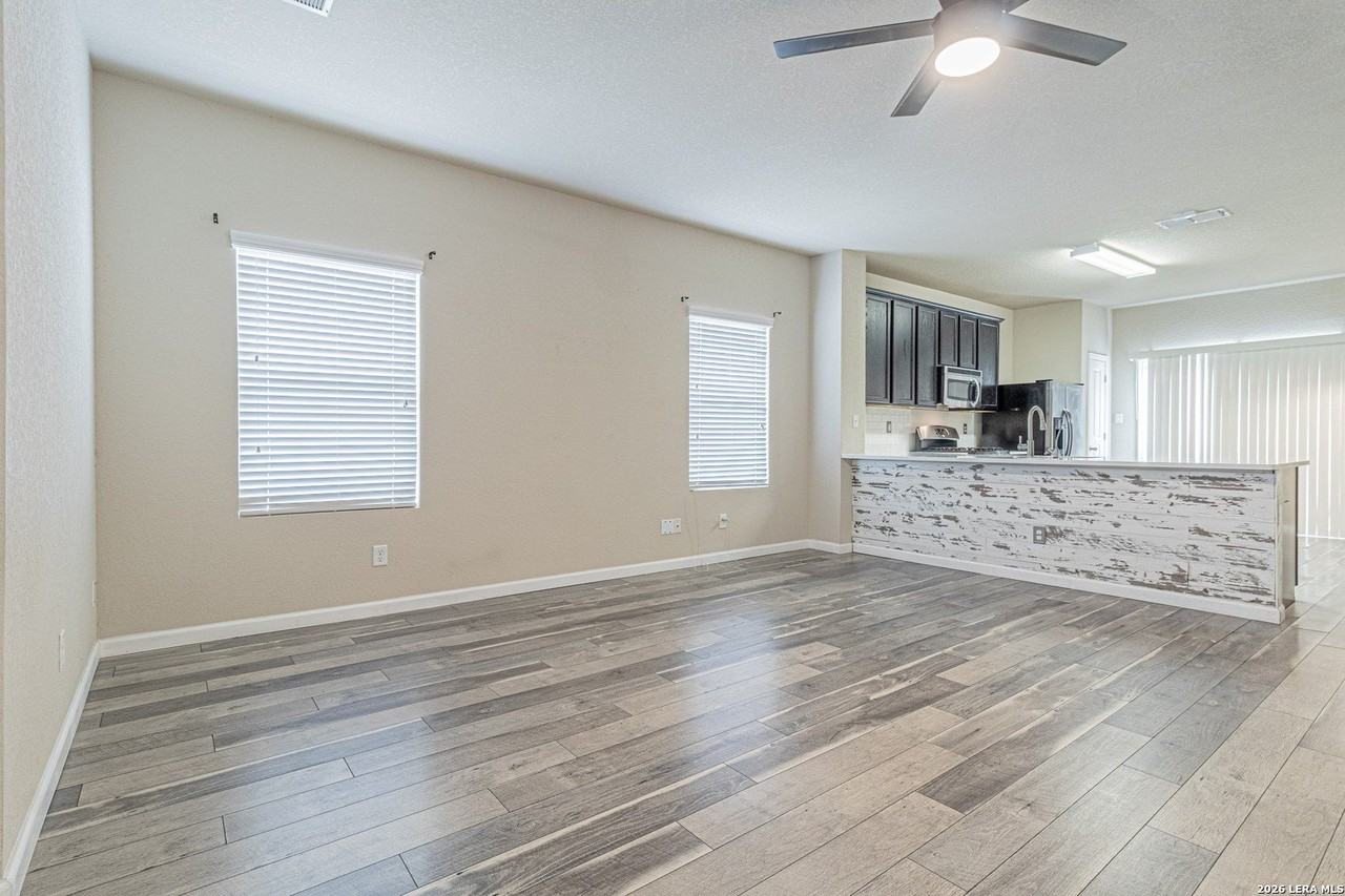 12239 Hamlin Crk - Photo 3 of 36