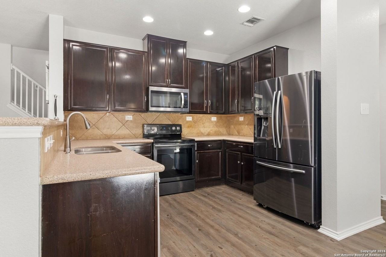 939 Spello Cir - Photo 3 of 16