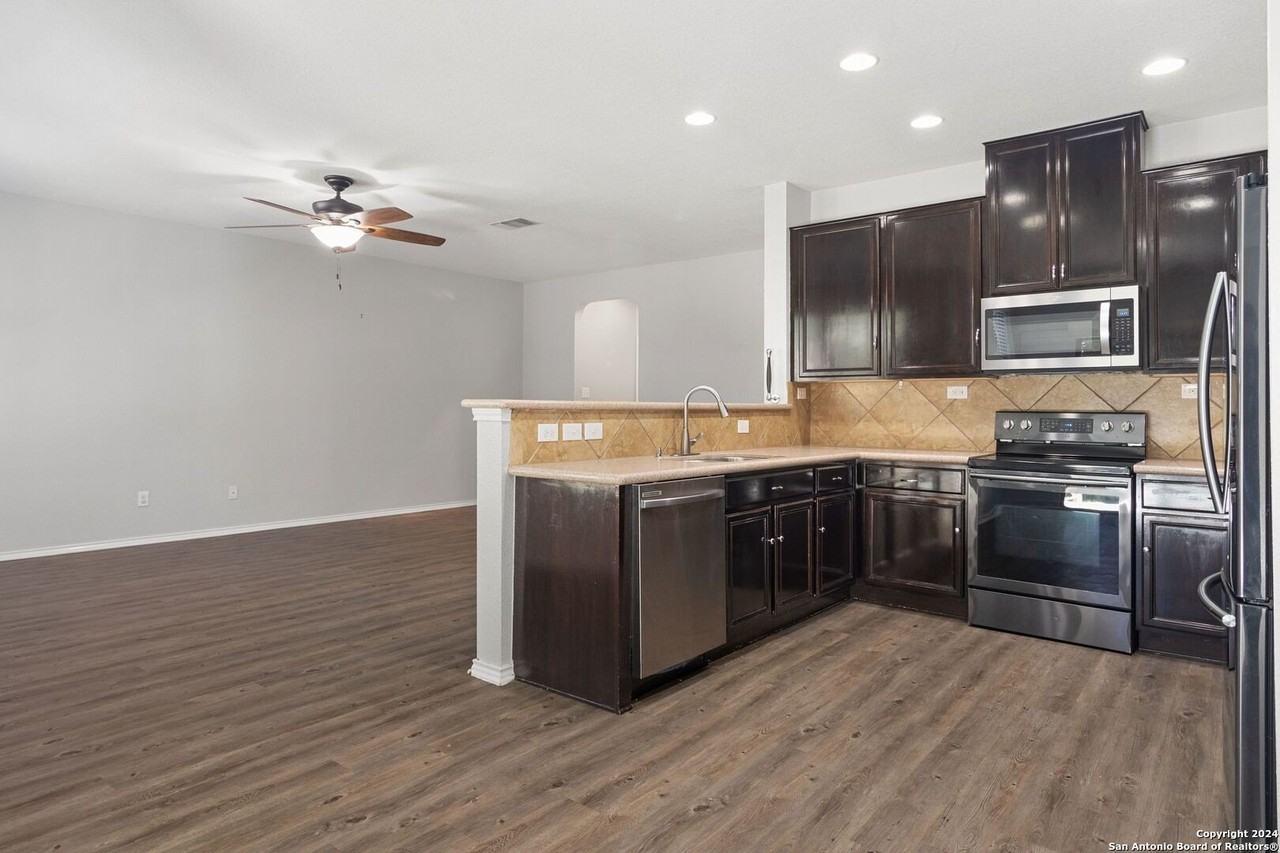 939 Spello Cir - Photo 4 of 16