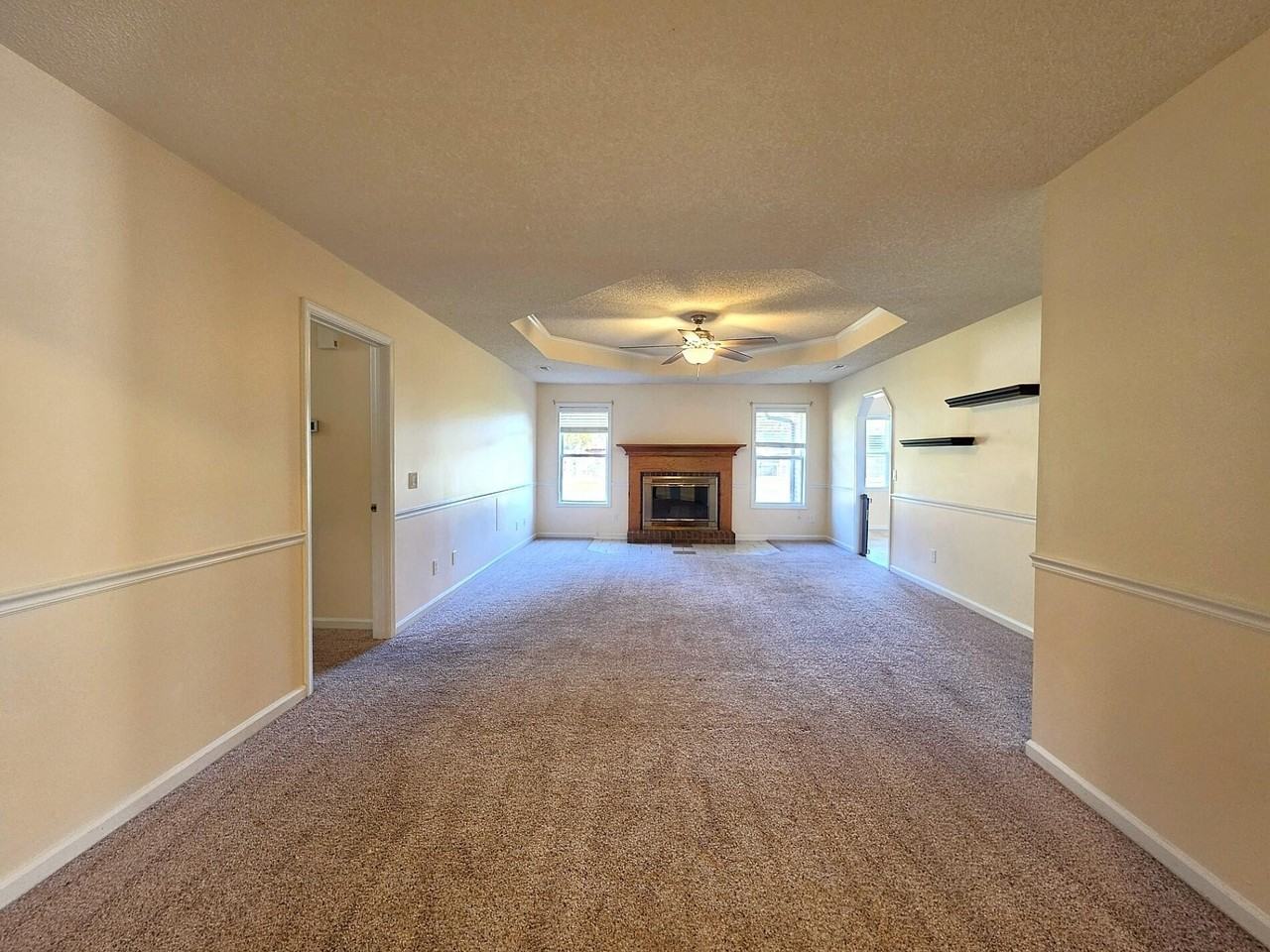 450 Derek Dr - Photo 3 of 33