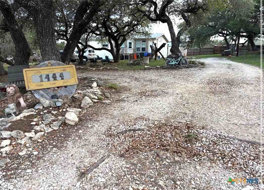 1444 Willow Dr - Photo 2 of 12