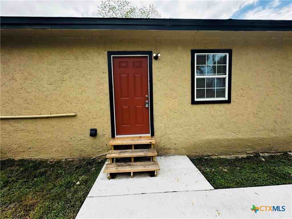 714 S River St #B - Photo 2 of 11