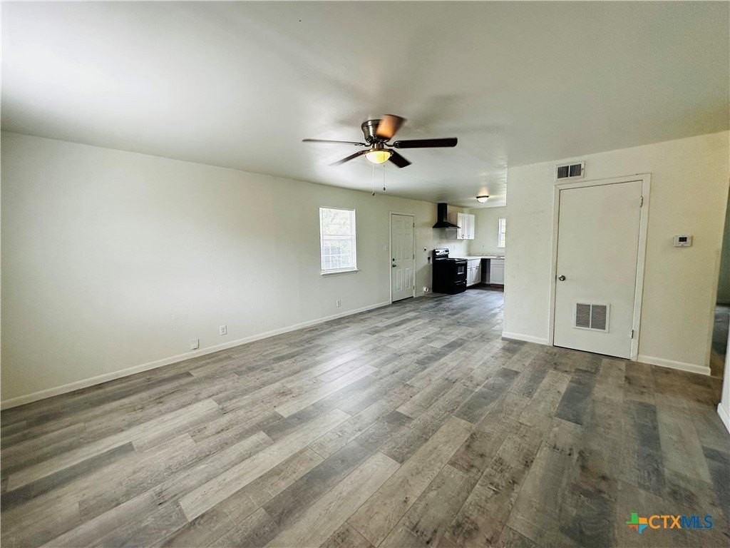 714 S River St #B - Photo 3 of 11