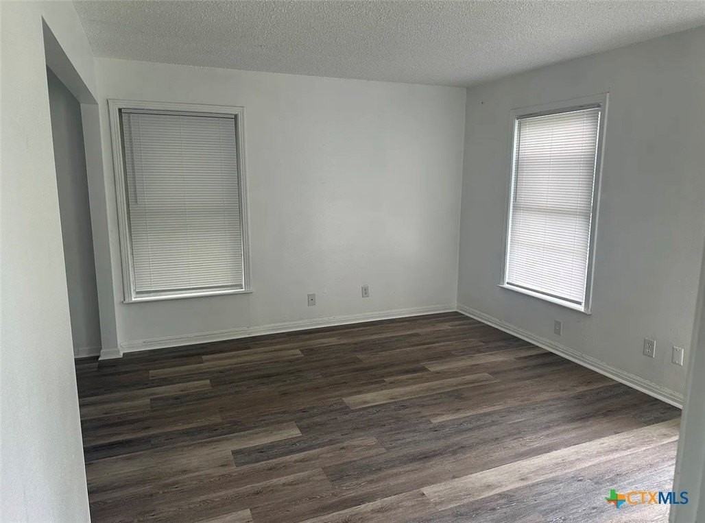 1104 Duncan Ave - Photo 2 of 7