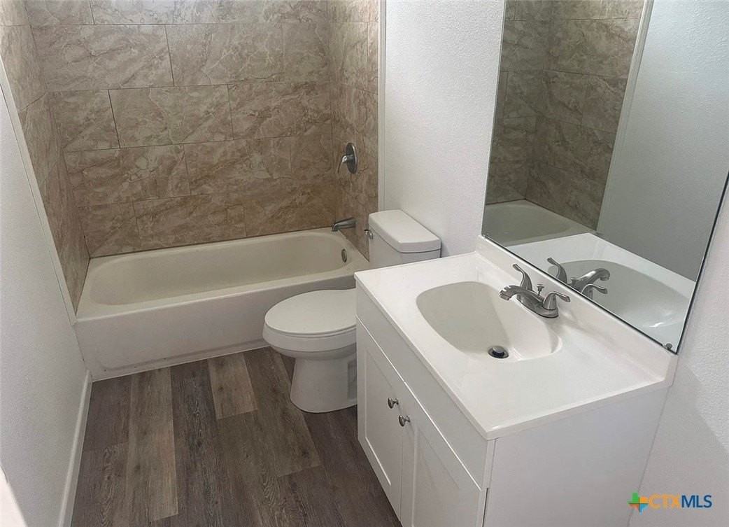 1104 Duncan Ave - Photo 4 of 7