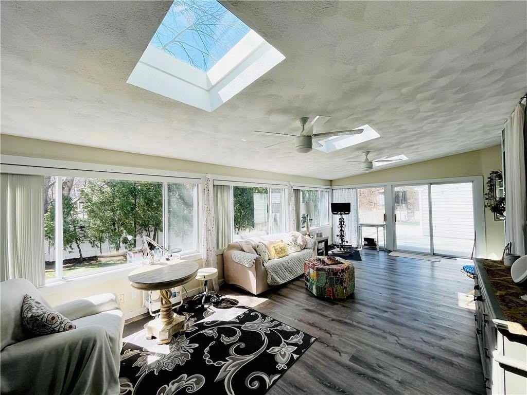 109 Rogers Ave - Photo 7 of 21