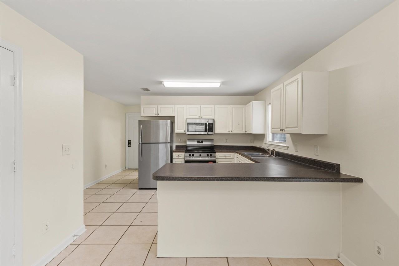 735 Putnam Dr #1 - Photo 7 of 23