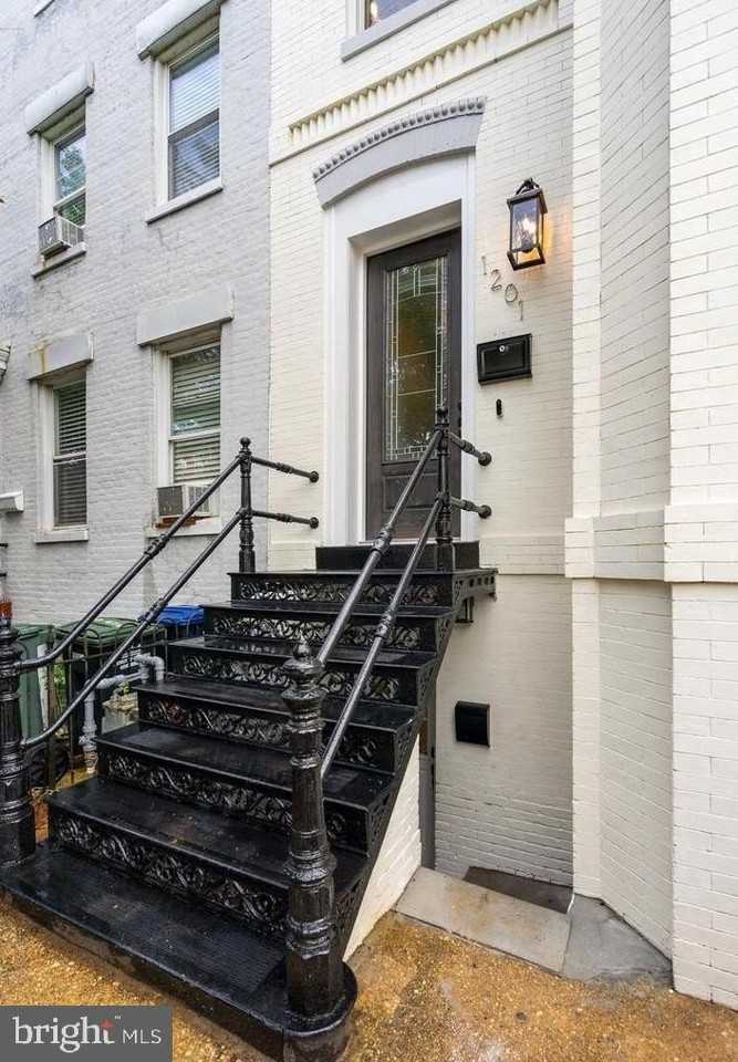 1201 4th St Nw #B - Photo 2 of 17