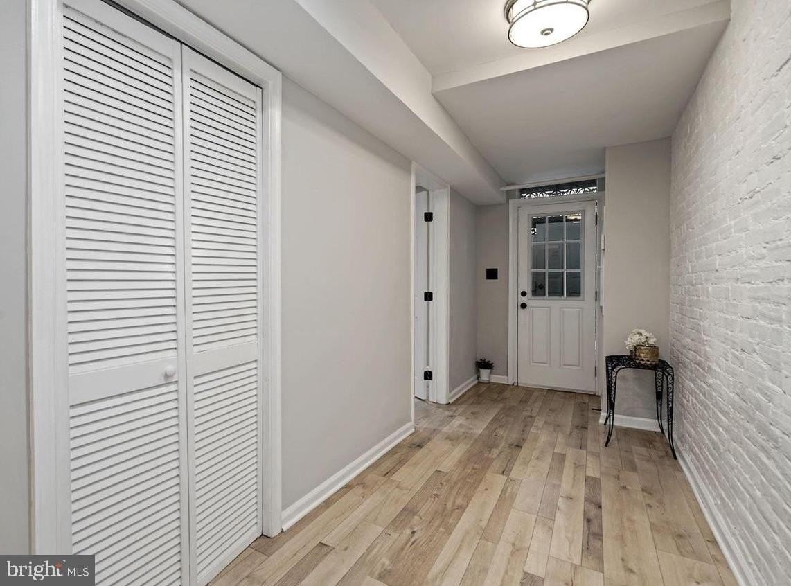 1201 4th St Nw #B - Photo 3 of 17