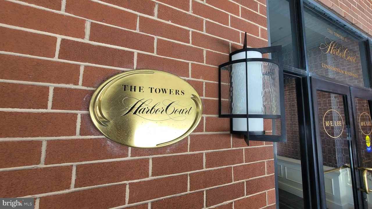 10 E Lee St #705 - Photo 3 of 48