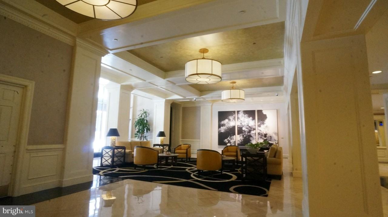 10 E Lee St #705 - Photo 5 of 48