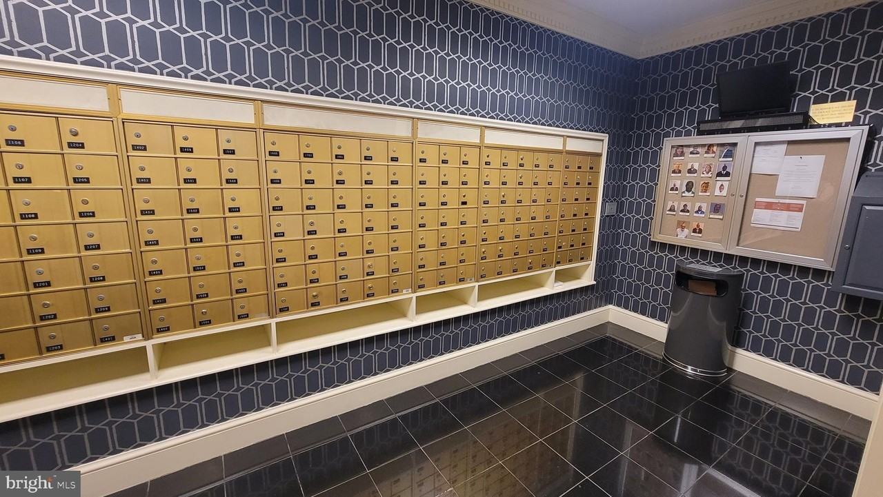 10 E Lee St #705 - Photo 7 of 48