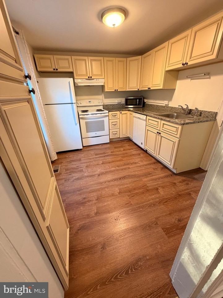 15 Wolf Ave - Photo 5 of 17