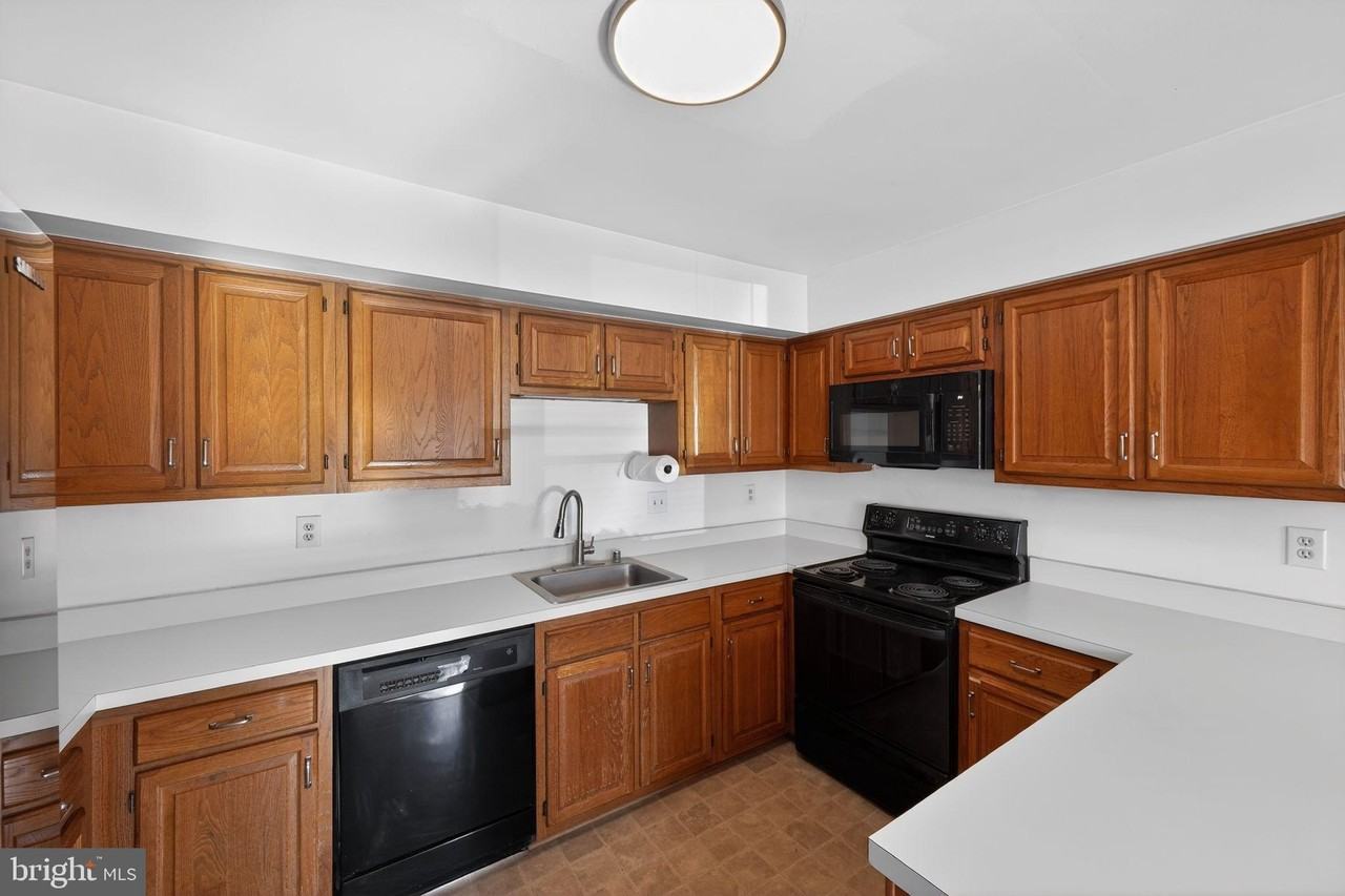 219 Heather Ct - Photo 6 of 29