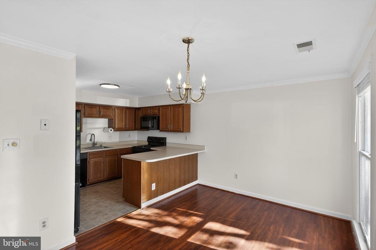 219 Heather Ct - Photo 7 of 29