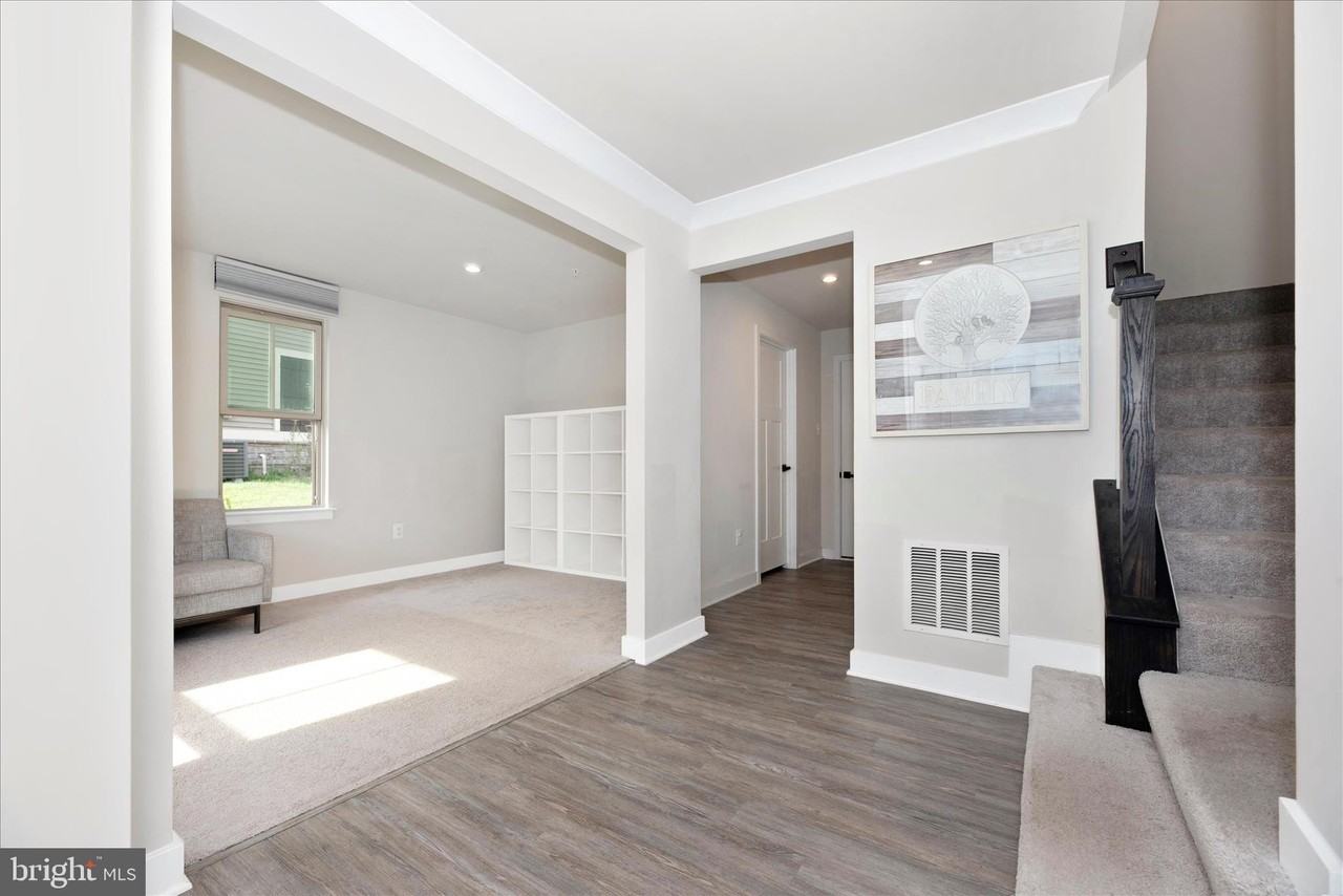 6042 Fallfish Ct - Photo 4 of 50