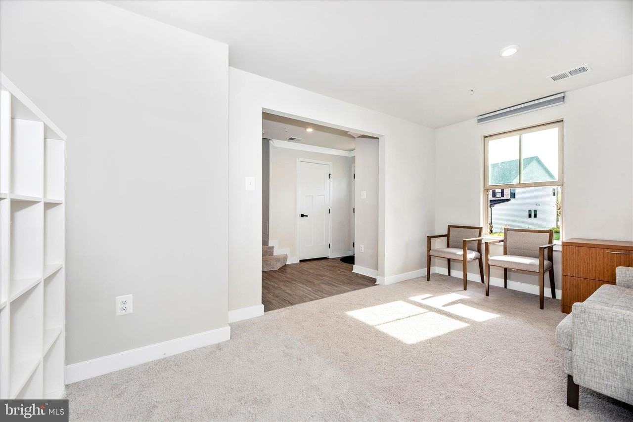 6042 Fallfish Ct - Photo 5 of 50