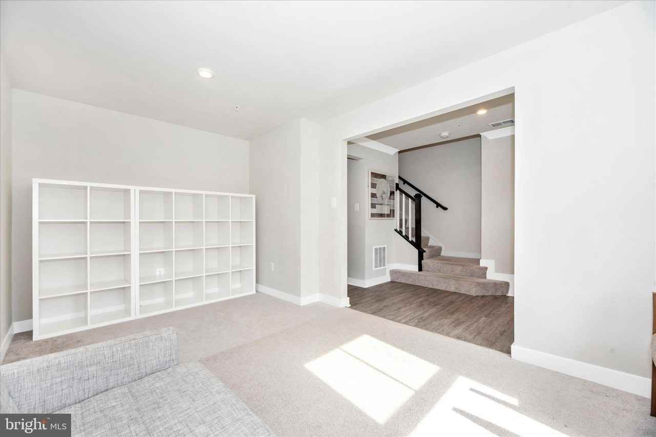 6042 Fallfish Ct - Photo 7 of 50