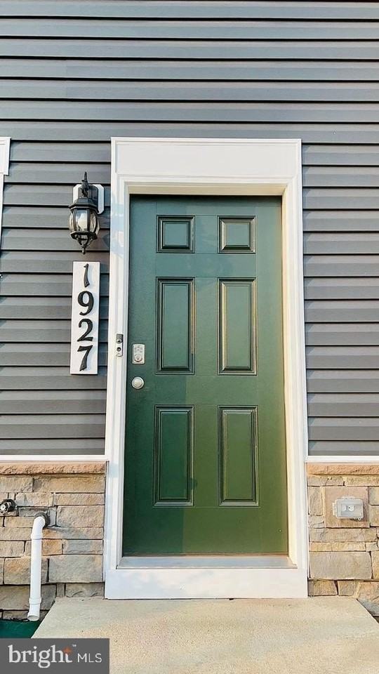 1927 Fauna Dr - Photo 2 of 19