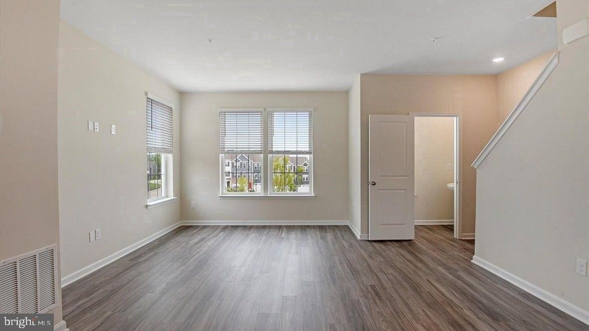 1927 Fauna Dr - Photo 5 of 19