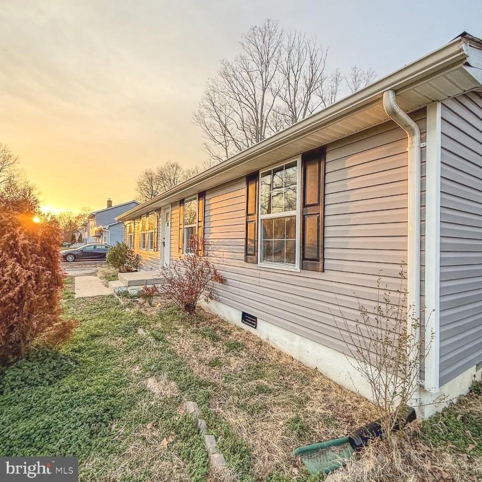 205 Biddle Rd - Photo 4 of 31