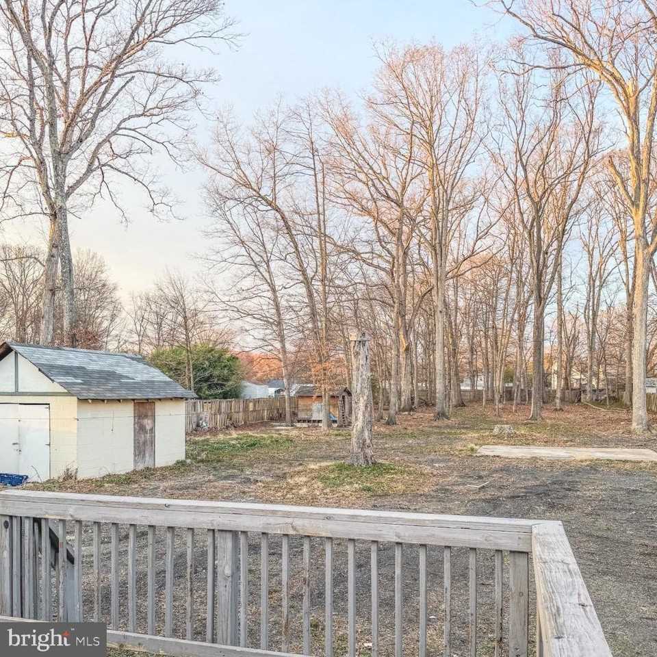 205 Biddle Rd - Photo 6 of 31