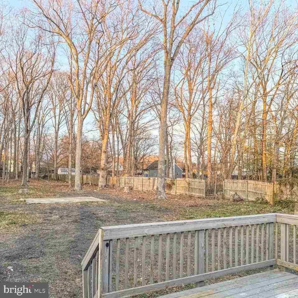 205 Biddle Rd - Photo 7 of 31